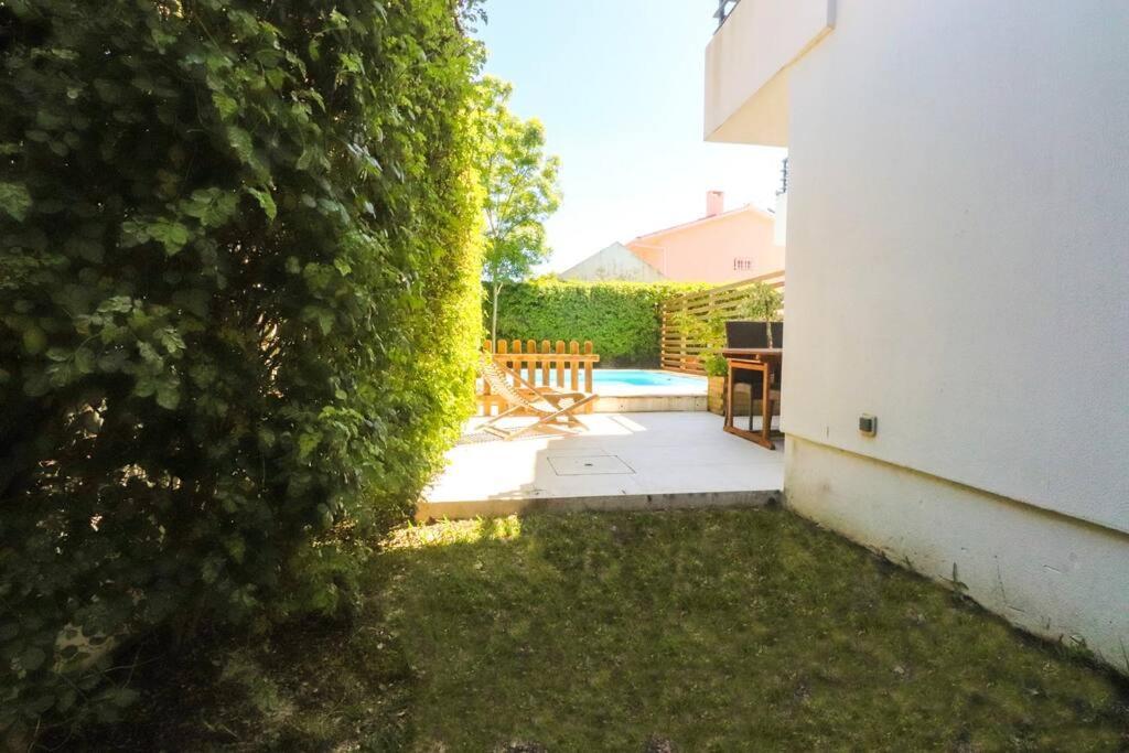 Cascais Getaway With A Shared Pool Apartment Exterior foto